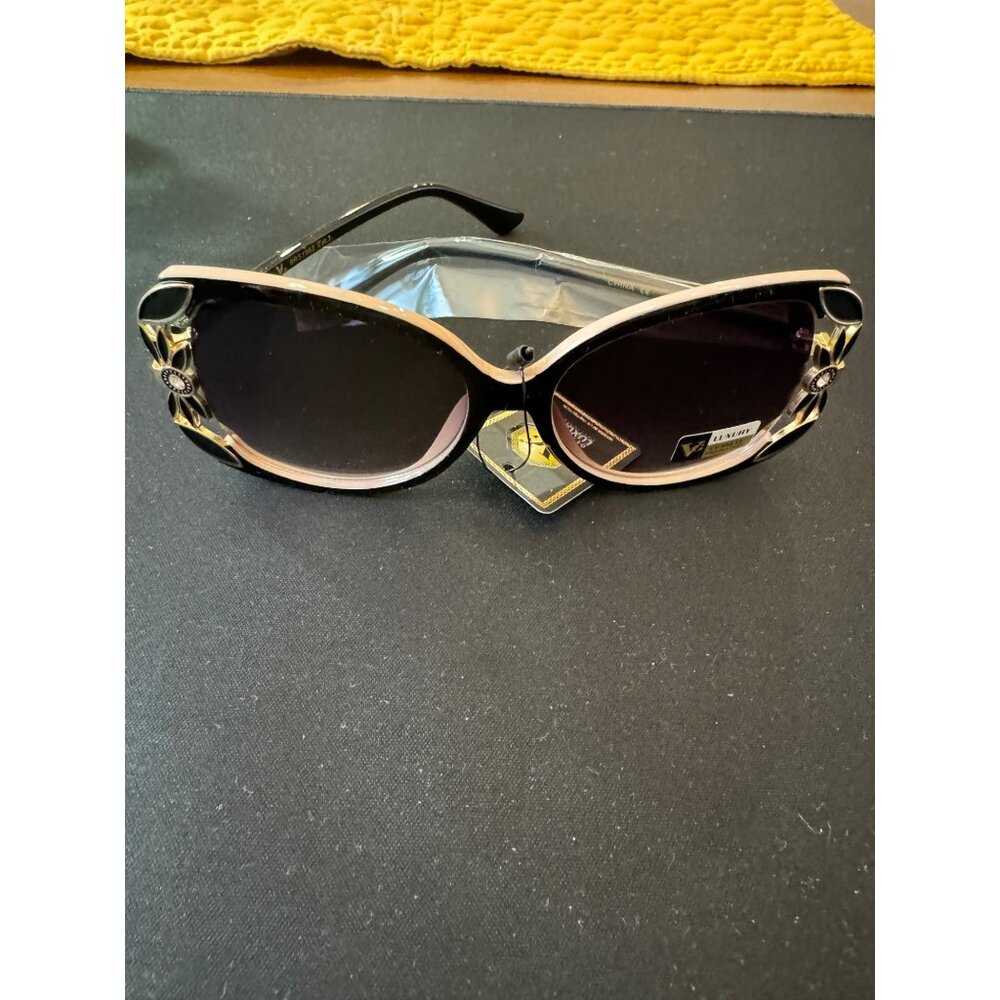 VG Luxury Women's Sunglasses With UV 400 CE Protection Stylish Black & G…